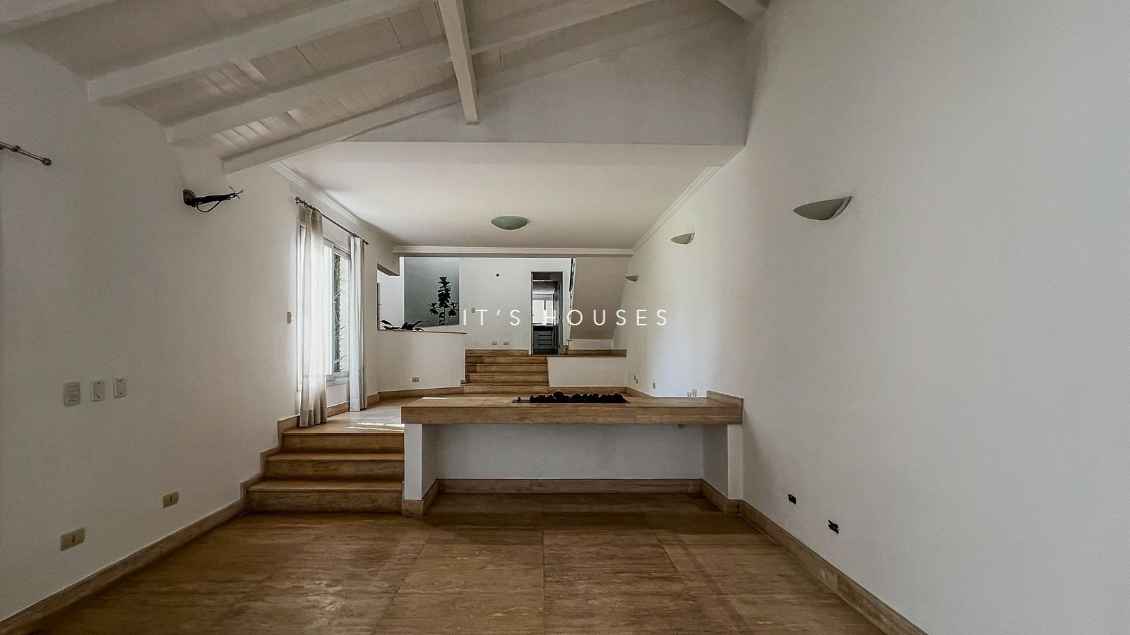 Sala de estar casa à venda ou para alugar em Alphaville Residencial 2, Alphaville, Barueri — 4 suítes, 1200 m² — imagem 2 de 22