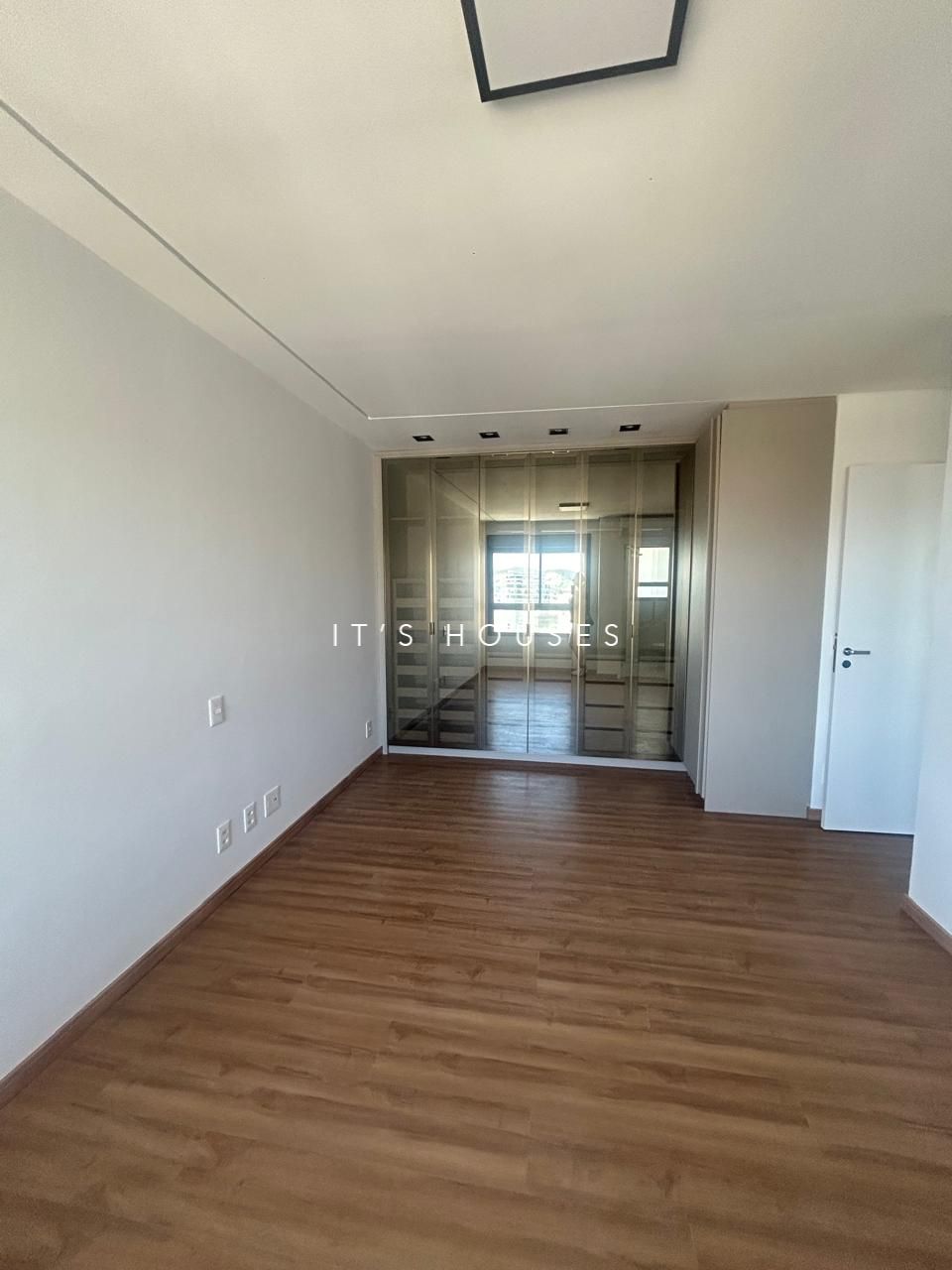 Suíte principal apartamento para alugar em Level Alphaville, Alphaville, Barueri — 2 suítes, 95 m² — imagem 4 de 9