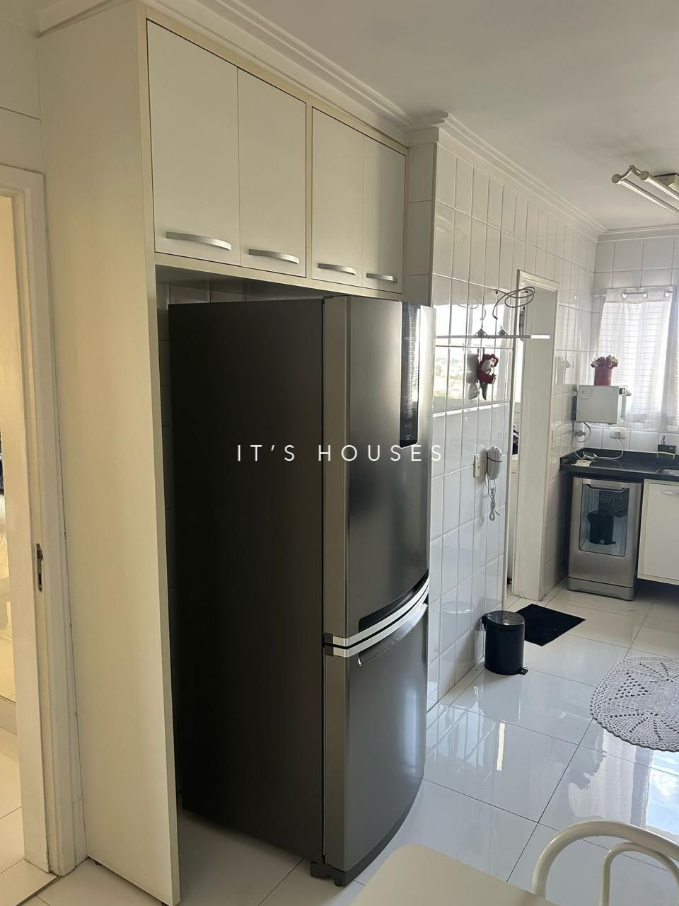 Cozinha e área gourmet apartamento para alugar em Edificio mont blanc, Alphaville, Barueri — 2 suítes, 168 m² — imagem 3 de 17