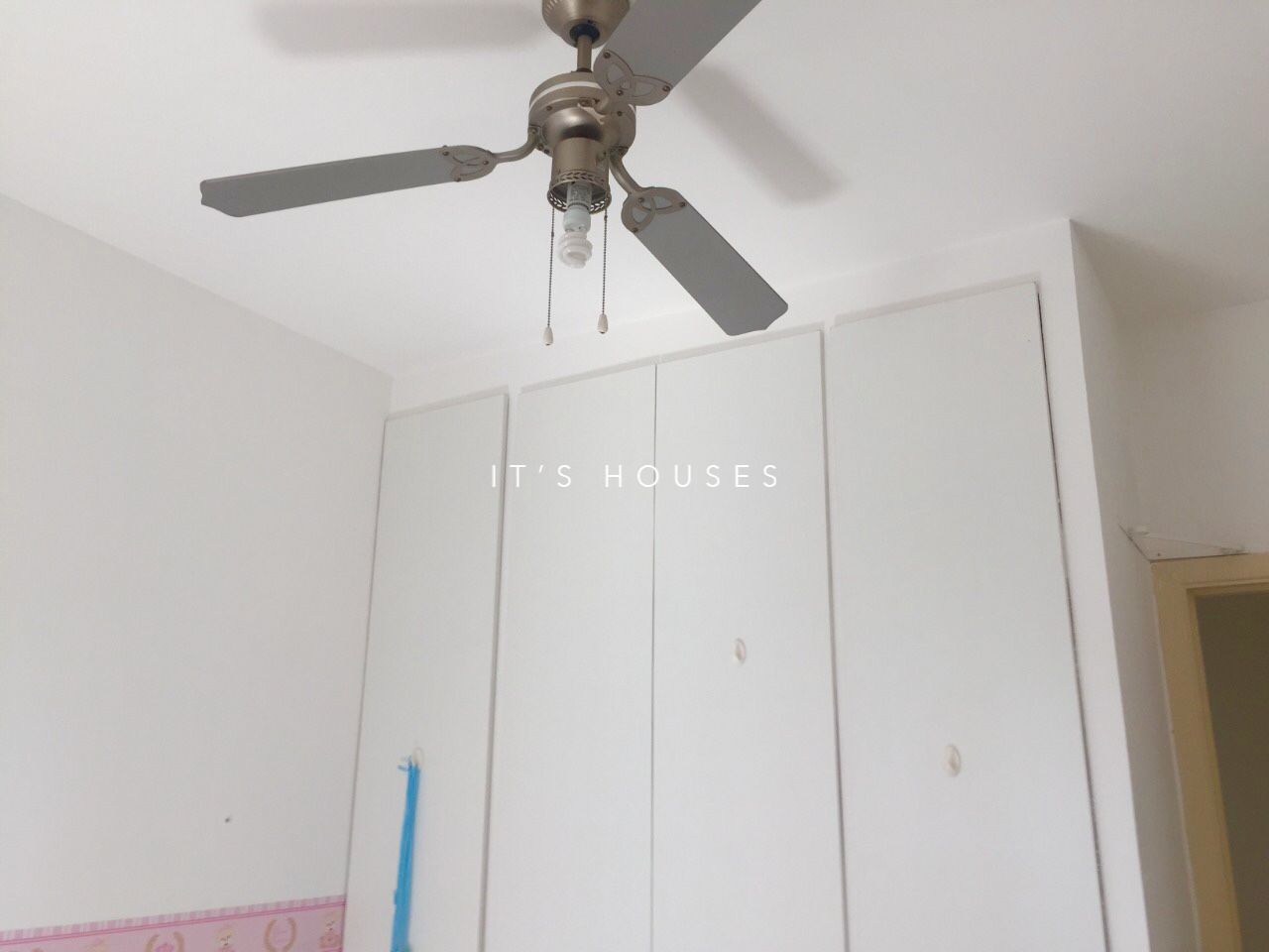 Sala de estar apartamento à venda em Edificio Garden Hill, Alphaville, Barueri — 2 suítes — imagem 2 de 25