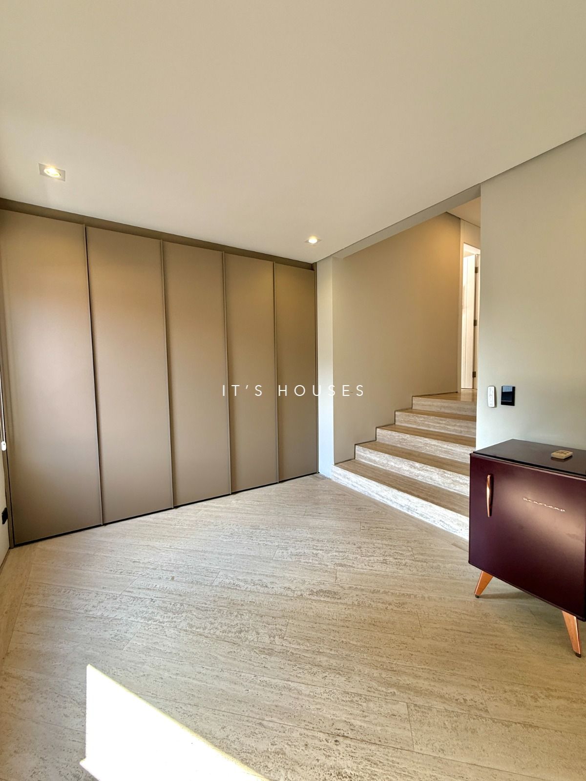 Sala de estar casa à venda em Alphaville Residencial 2, Alphaville, Barueri — 4 suítes, 563 m² — imagem 2 de 36