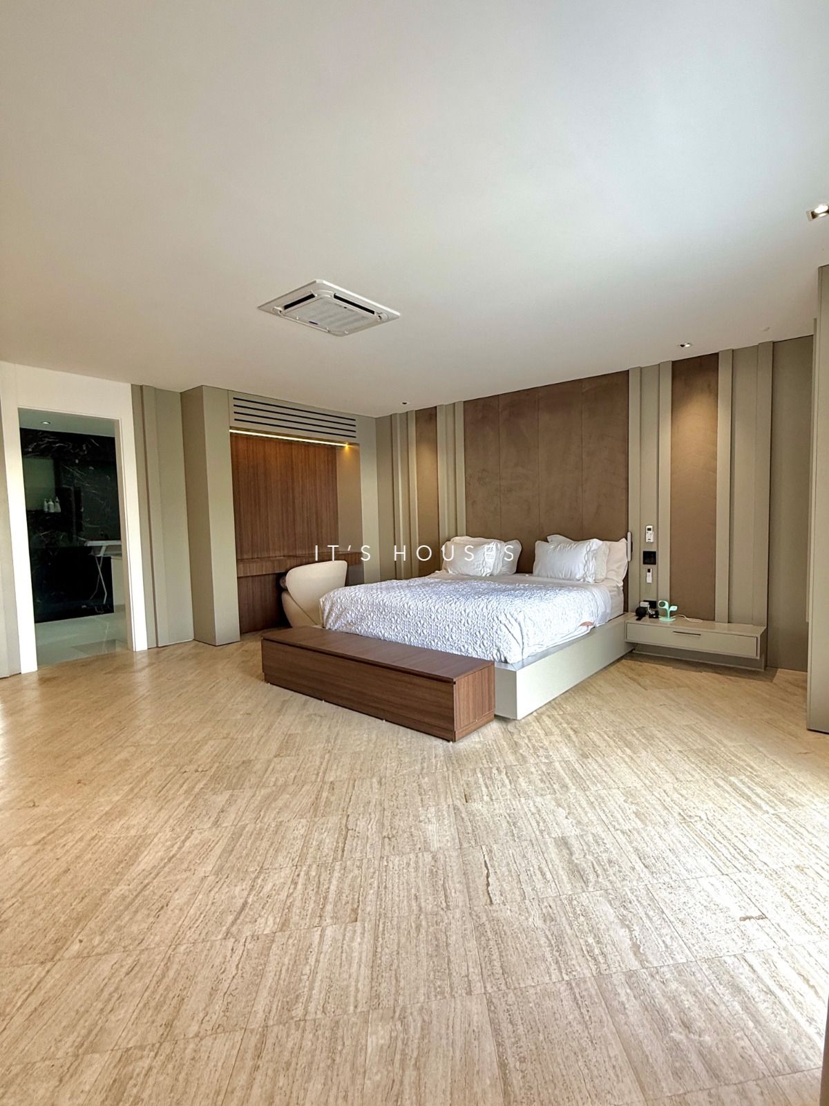 Área de convivência casa à venda em Alphaville Residencial 2, Alphaville, Barueri — 4 suítes, 563 m² — imagem 6 de 36