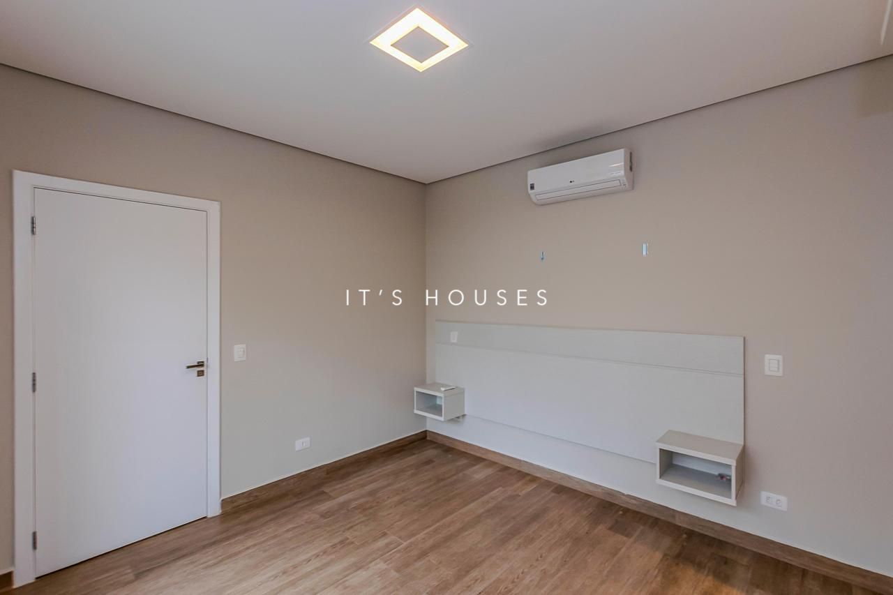 Sala de estar casa para alugar em Itahye Residencial, Alphaville, Barueri — 4 suítes, 499 m² — imagem 2 de 20