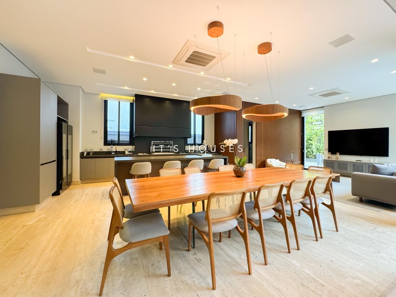 Cozinha e área gourmet casa à venda em Alphaville Residencial 2, Alphaville, Barueri — 5 suítes, 1012 m² — imagem 3 de 35