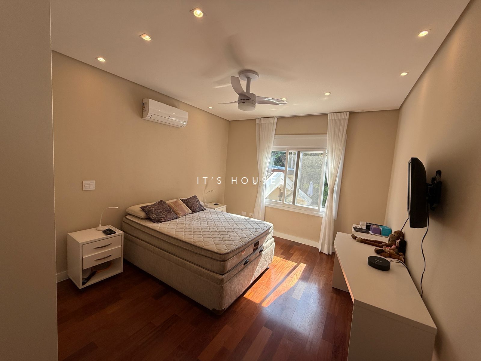 Área de convivência casa para alugar em Melville , Alphaville, Santana de Parnaíba — 4 suítes, 680 m² — imagem 6 de 38