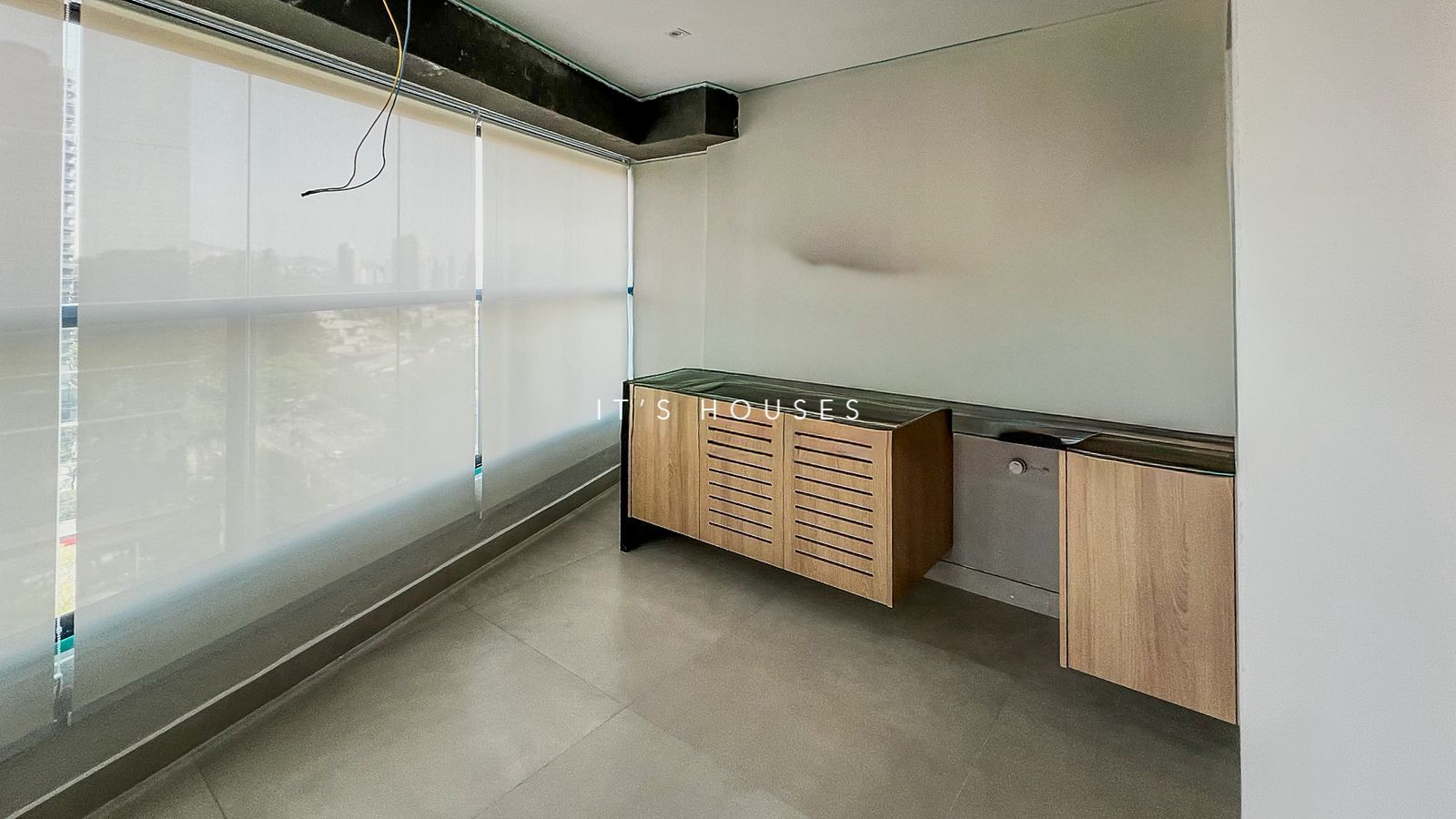 Cozinha e área gourmet apartamento para alugar em Oka Mamore, Alphaville, Barueri — 2 suítes, 85 m² — imagem 3 de 8