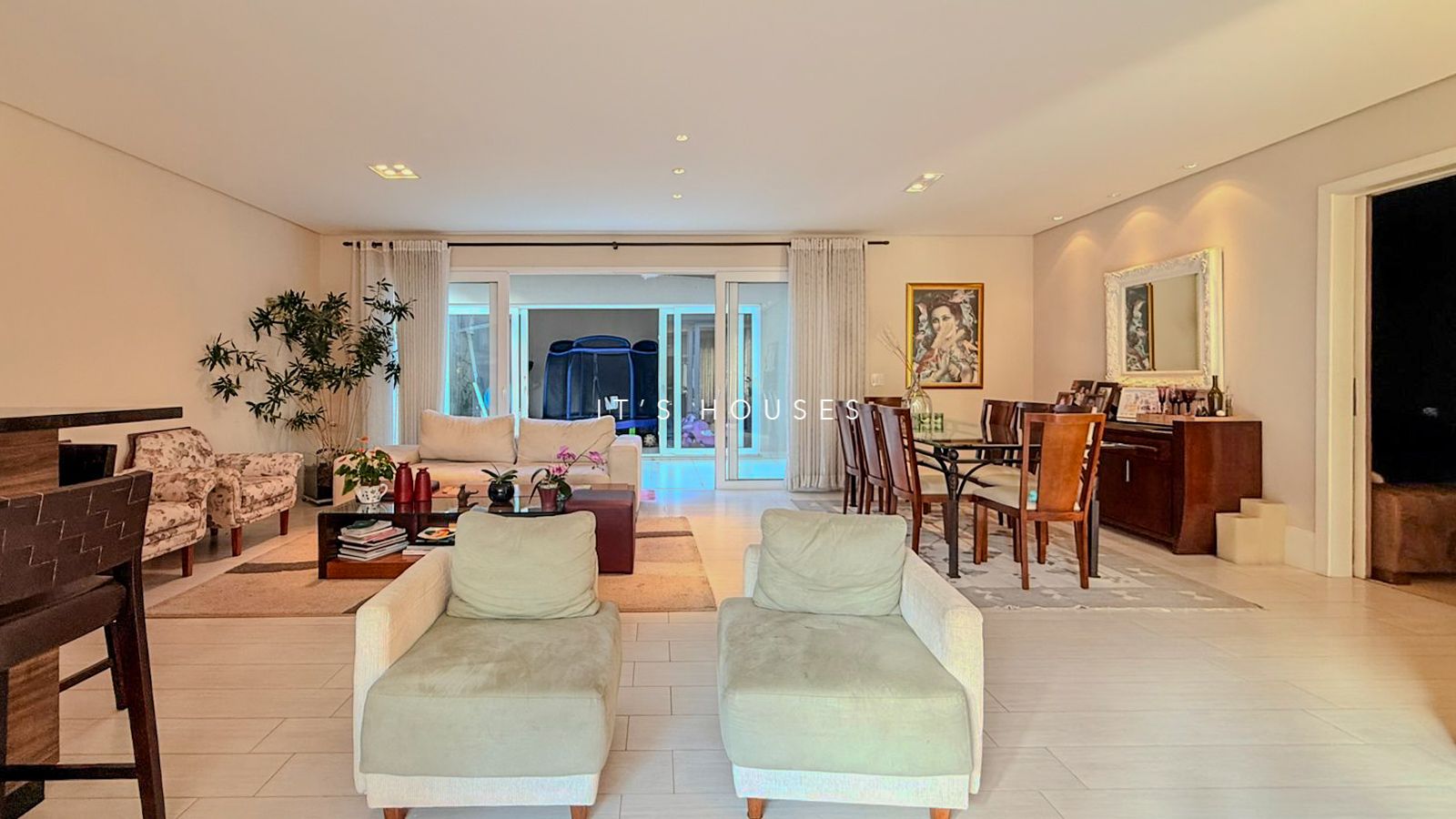 Sala de estar casa à venda em Alphaville Residencial 1, Alphaville, Barueri — 4 suítes, 560 m² — imagem 2 de 37
