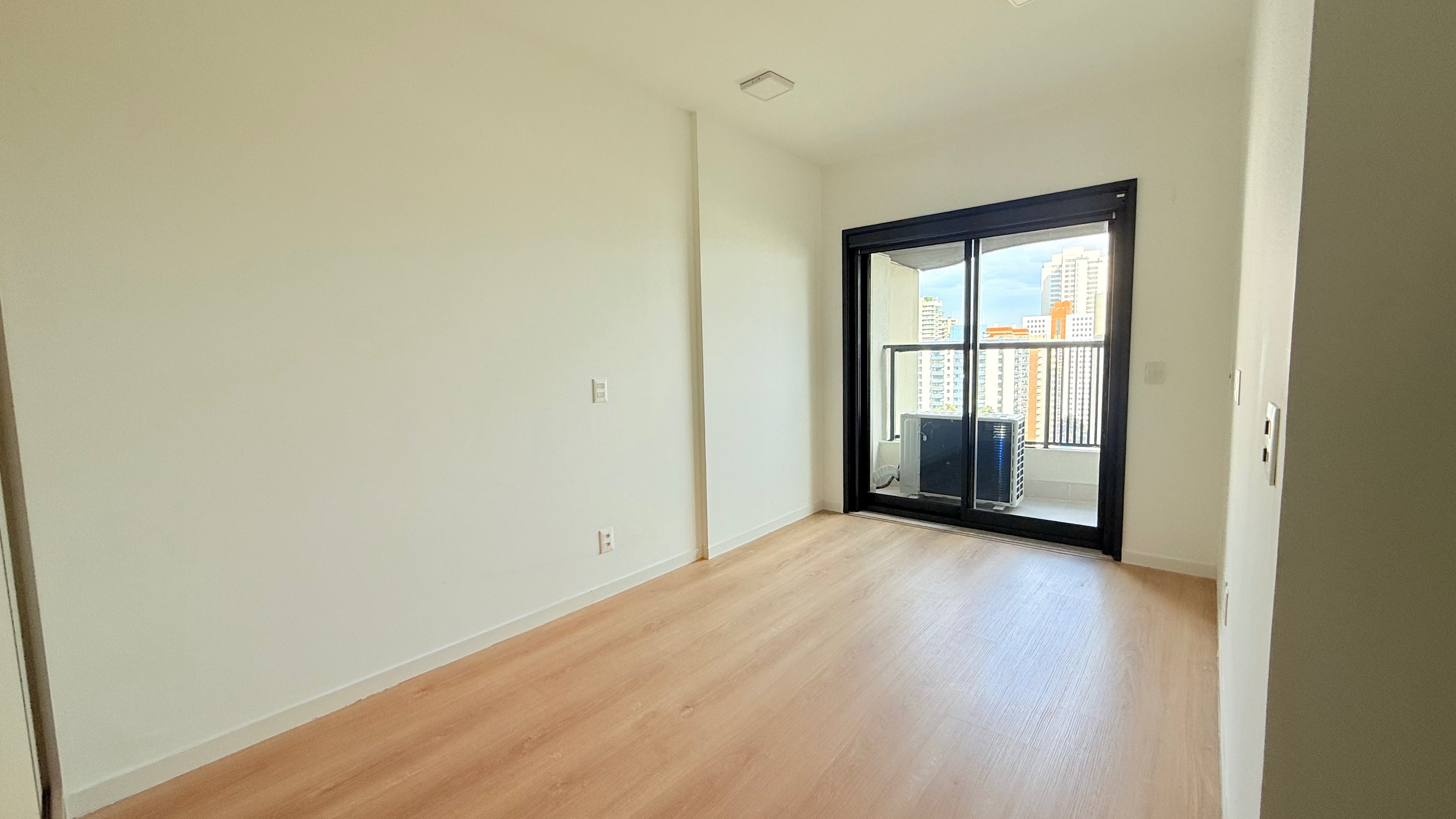 Área de convivência apartamento à venda ou para alugar em Oka Mamore, Alphaville, Barueri — 1 suíte, 76 m² — imagem 6 de 10