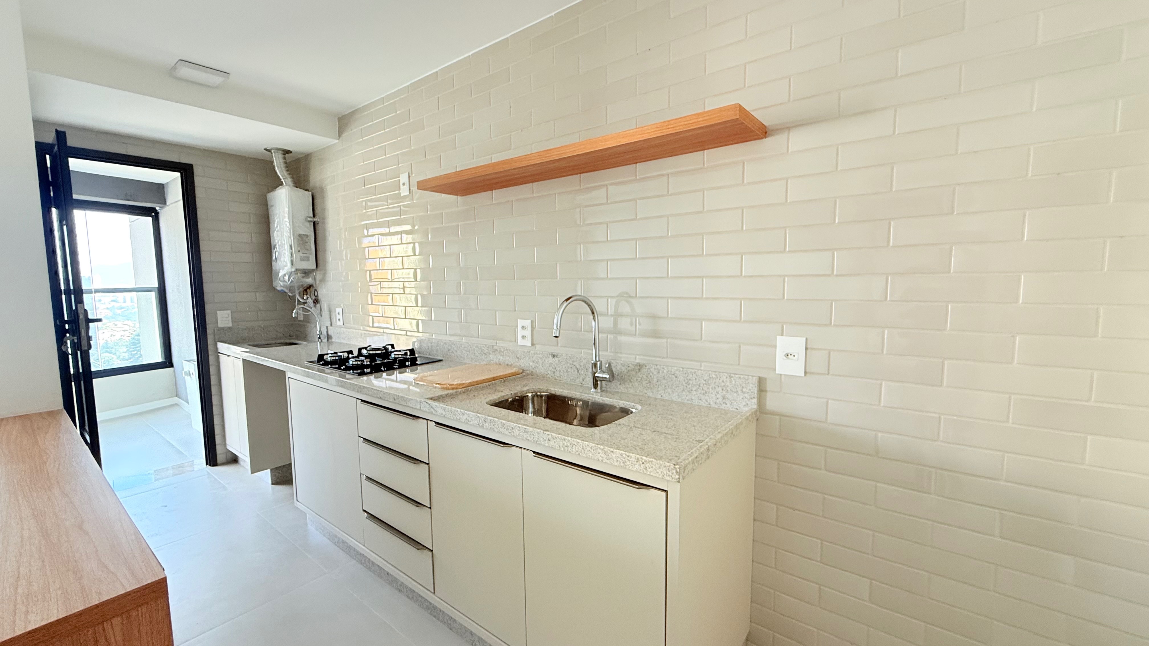 Fachada apartamento à venda ou para alugar em Oka Mamore, Alphaville, Barueri — 1 suíte, 76 m² — imagem 1 de 10