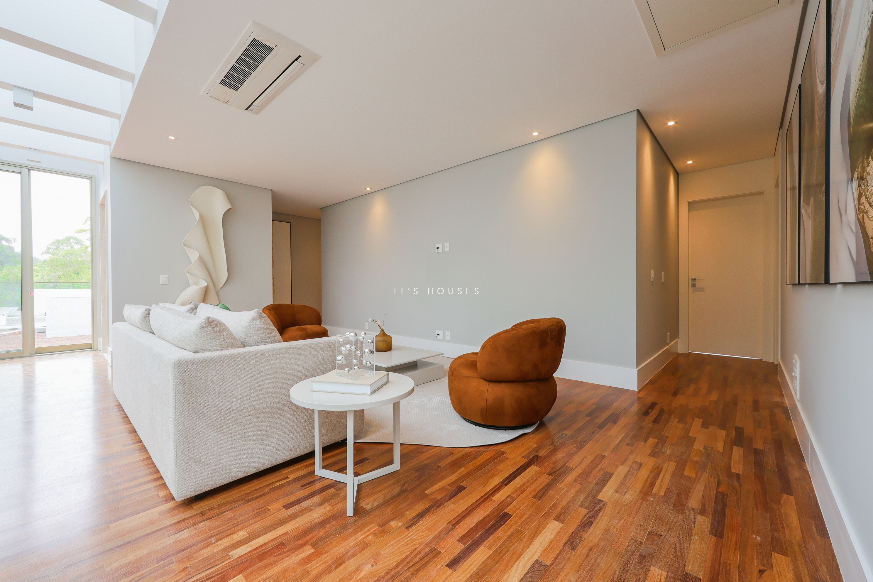 Área de convivência casa à venda em Tambore 2, Alphaville, Santana de Parnaíba — 5 suítes, 931 m² — imagem 6 de 39