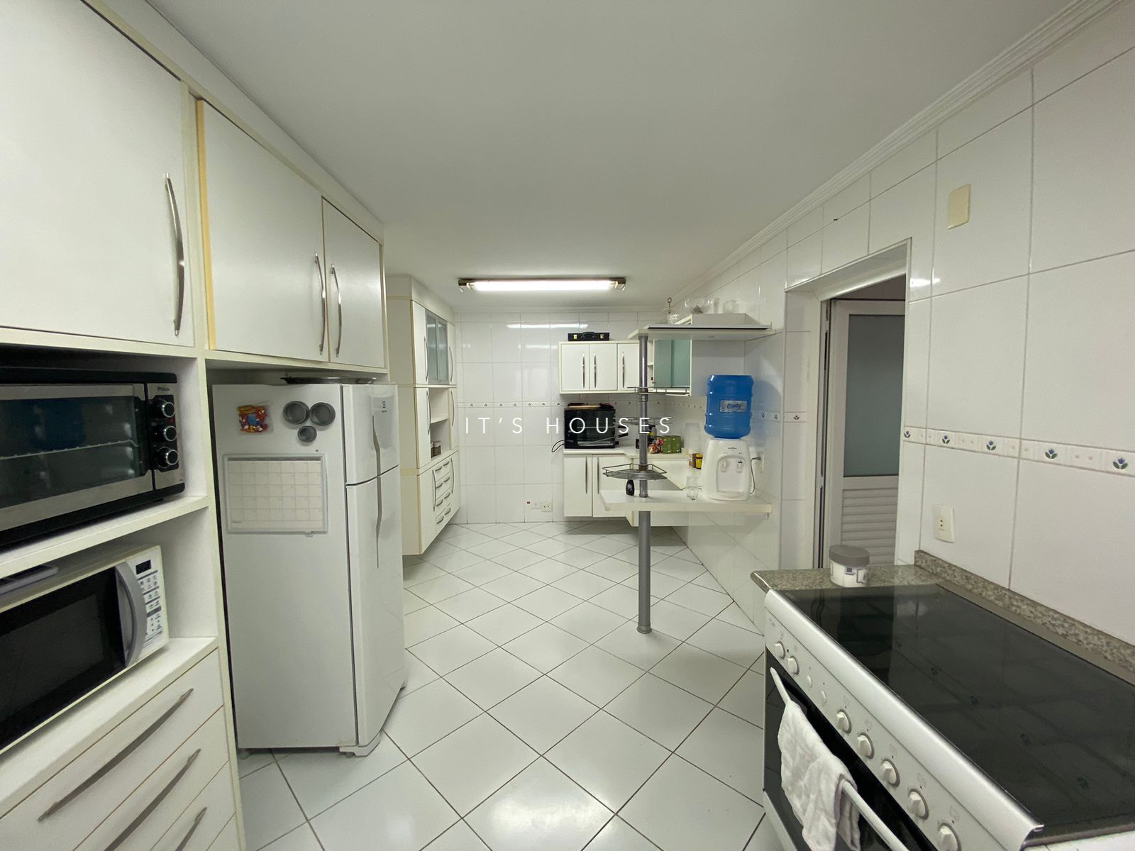 Área de convivência casa à venda em Alphaville Residencial 1, Alphaville, Barueri — 2 suítes, 706 m² — imagem 6 de 24