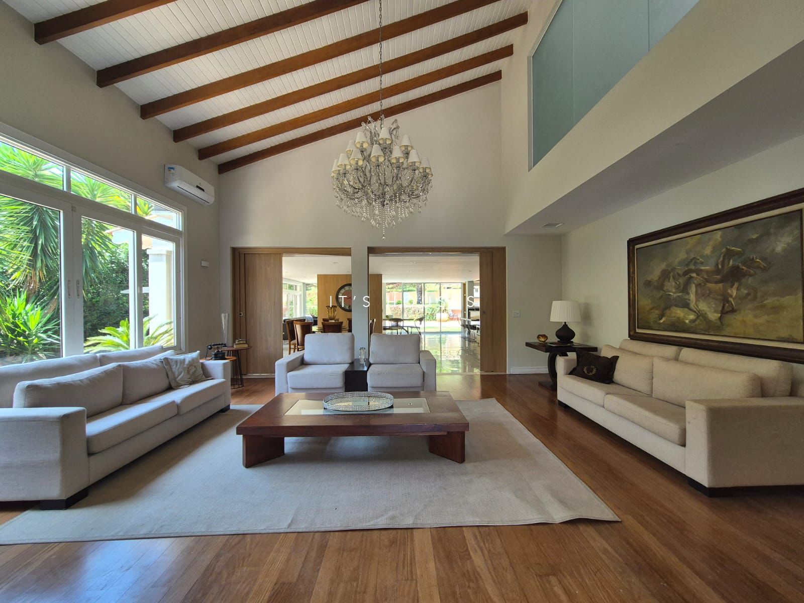 Cozinha e área gourmet casa para alugar em Tambore 2, Alphaville, Santana de Parnaíba — 4 suítes, 1000 m² — imagem 3 de 15