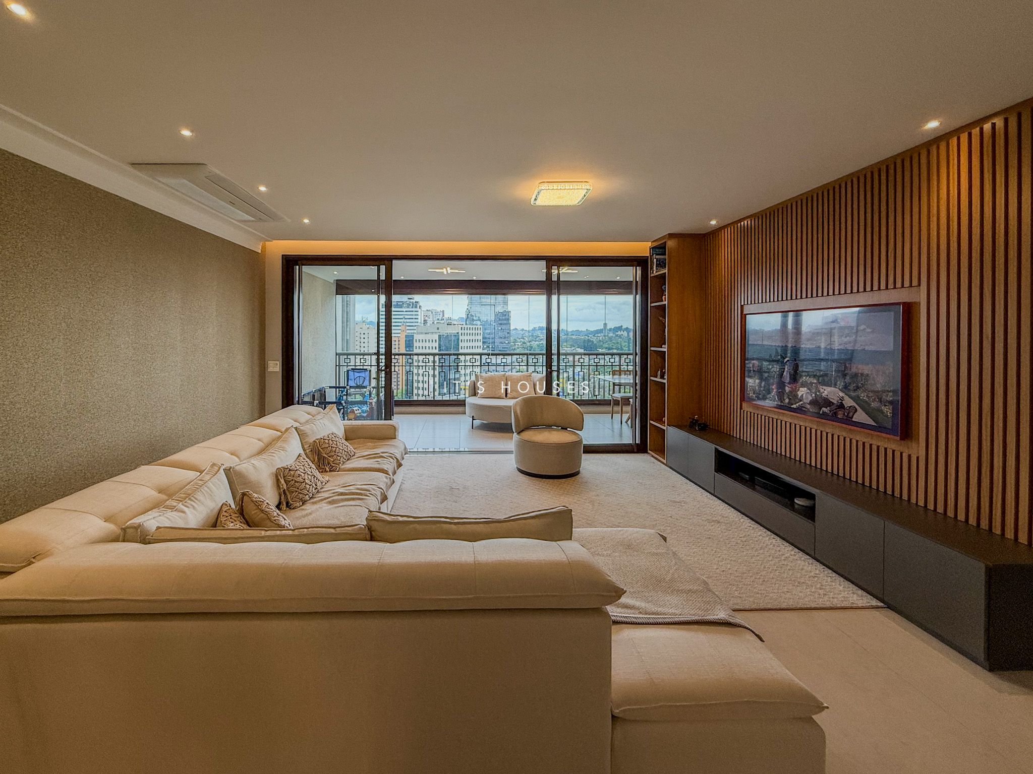 Fachada apartamento para alugar em Myra, Alphaville, Barueri — 4 suítes, 314 m² — imagem 1 de 33