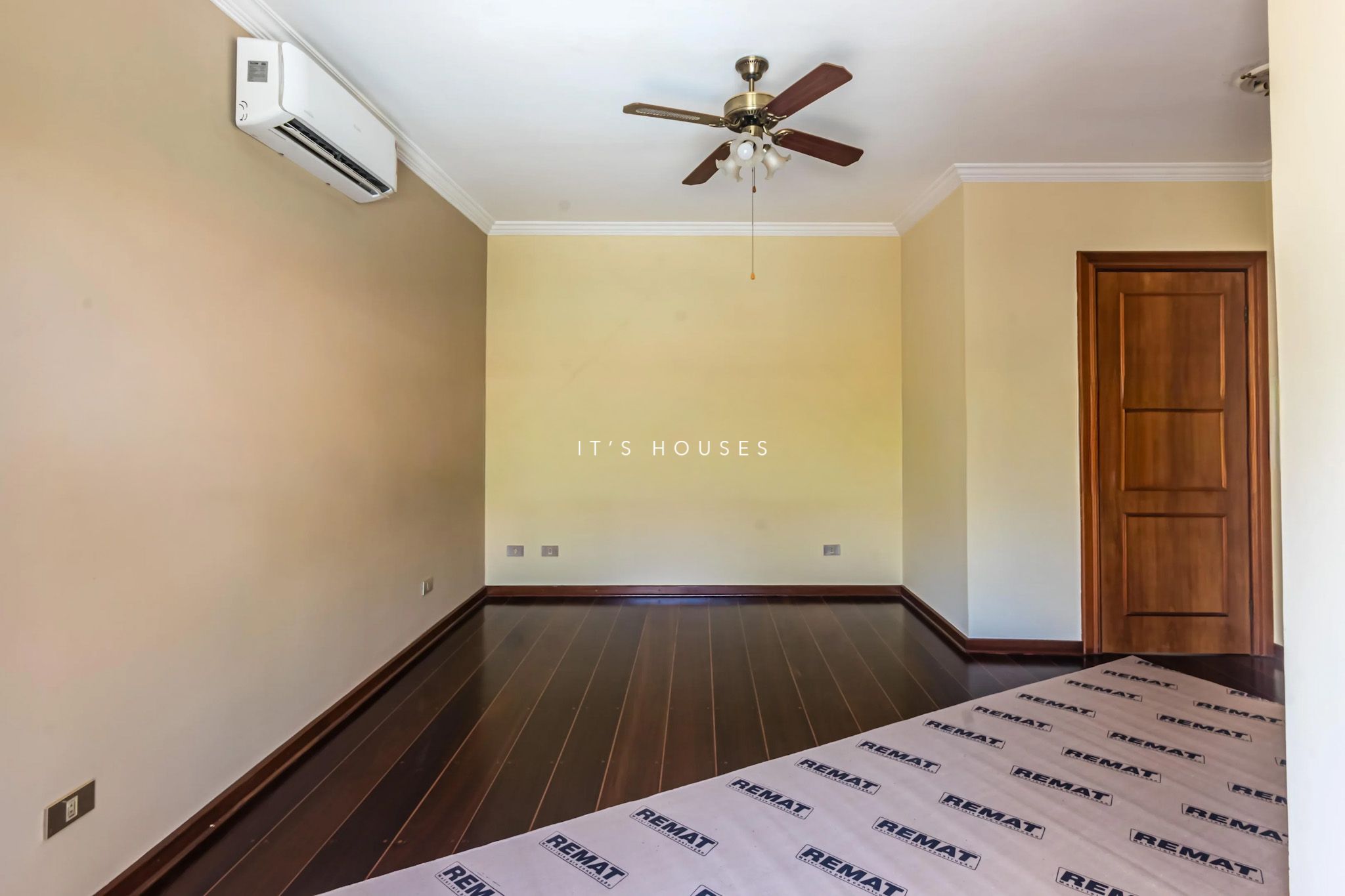 Cozinha e área gourmet casa para alugar em Alphaville Residencial 1, Alphaville, Barueri — 4 suítes, 560 m² — imagem 3 de 20
