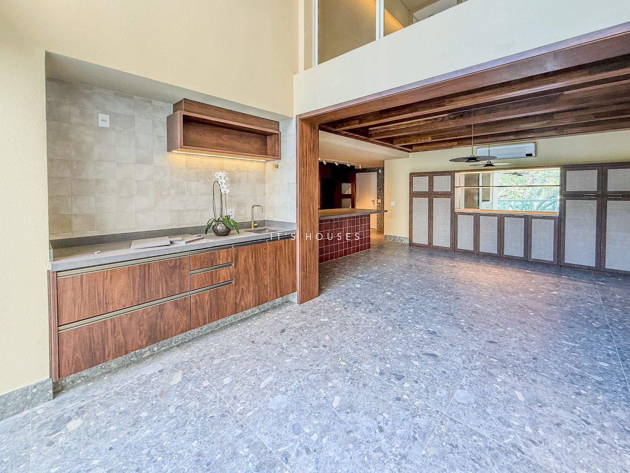 Cozinha e área gourmet apartamento à venda ou para alugar em Premium Tambore, Alphaville, Santana de Parnaíba — 4 suítes, 192 m² — imagem 3 de 21