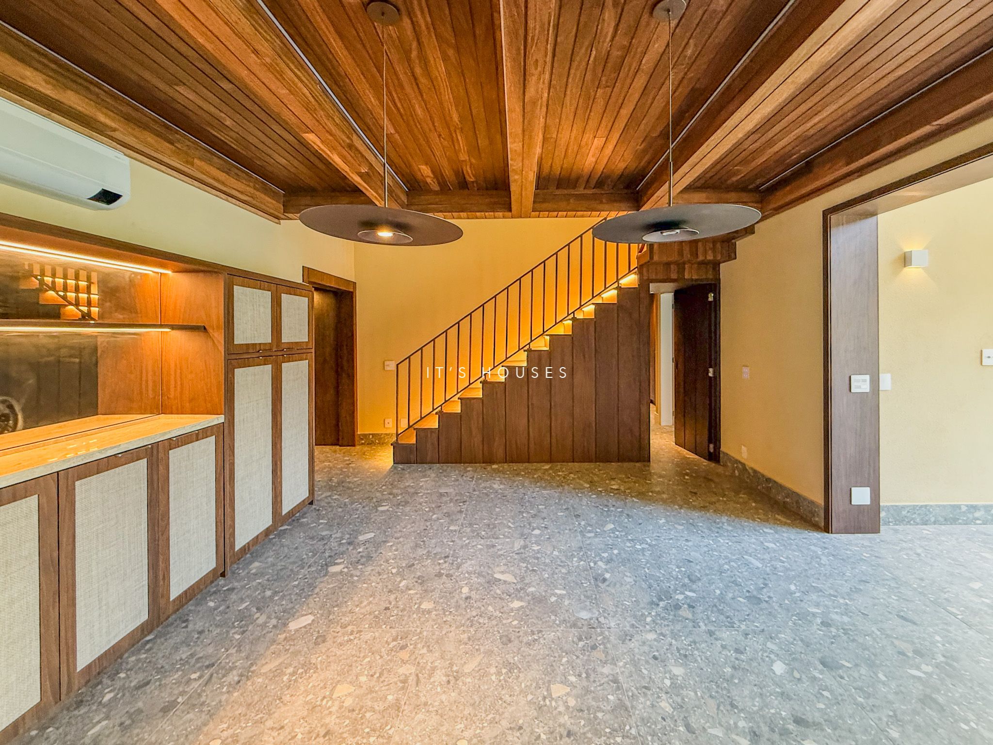 Suíte principal apartamento à venda ou para alugar em Premium Tambore, Alphaville, Santana de Parnaíba — 4 suítes, 192 m² — imagem 4 de 21