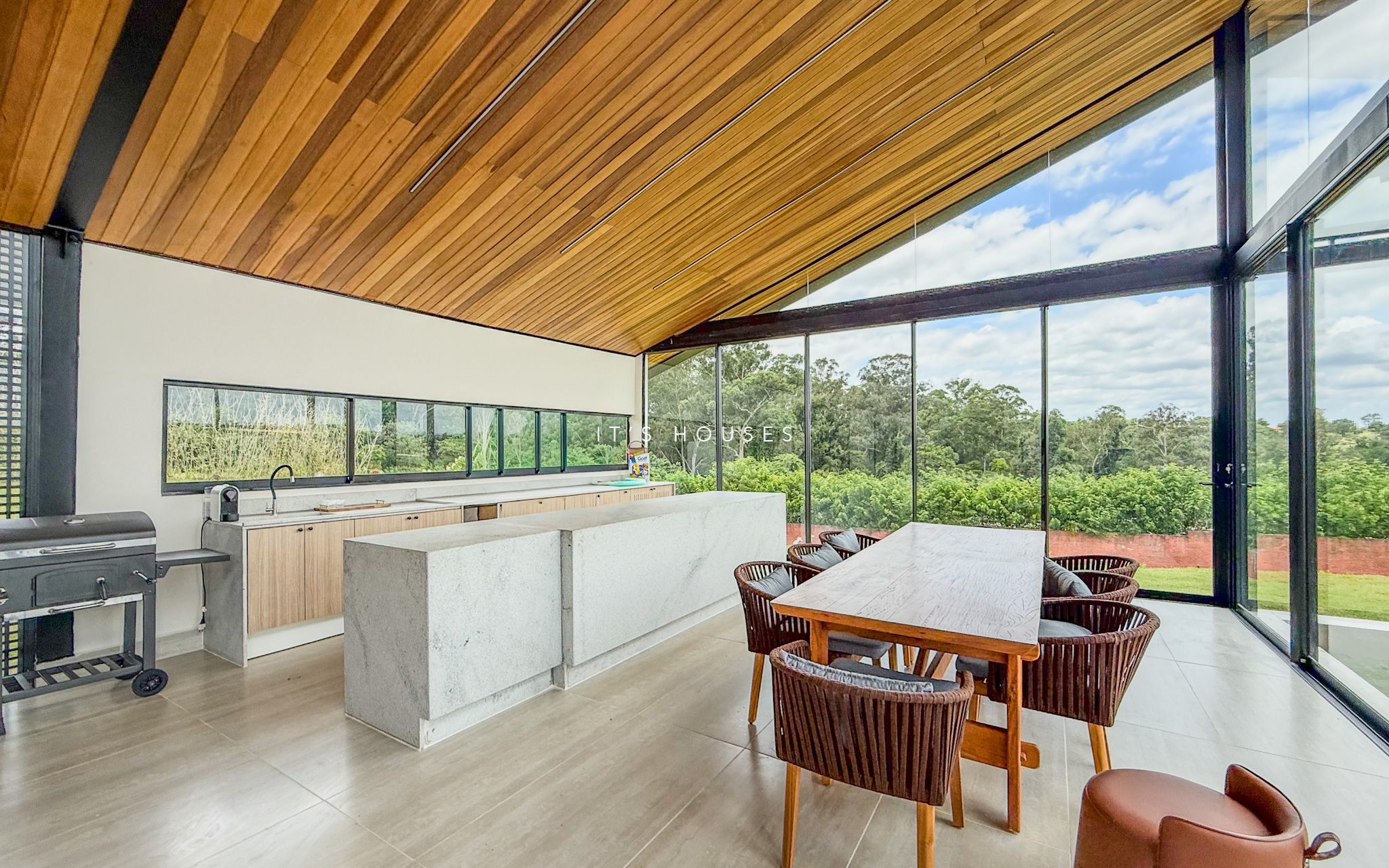 Suíte principal casa à venda ou para alugar em Fazenda Boa Vista Porto Feliz, Fazenda Boa Vista, Porto Feliz — 6 suítes, 2244 m² — imagem 4 de 25