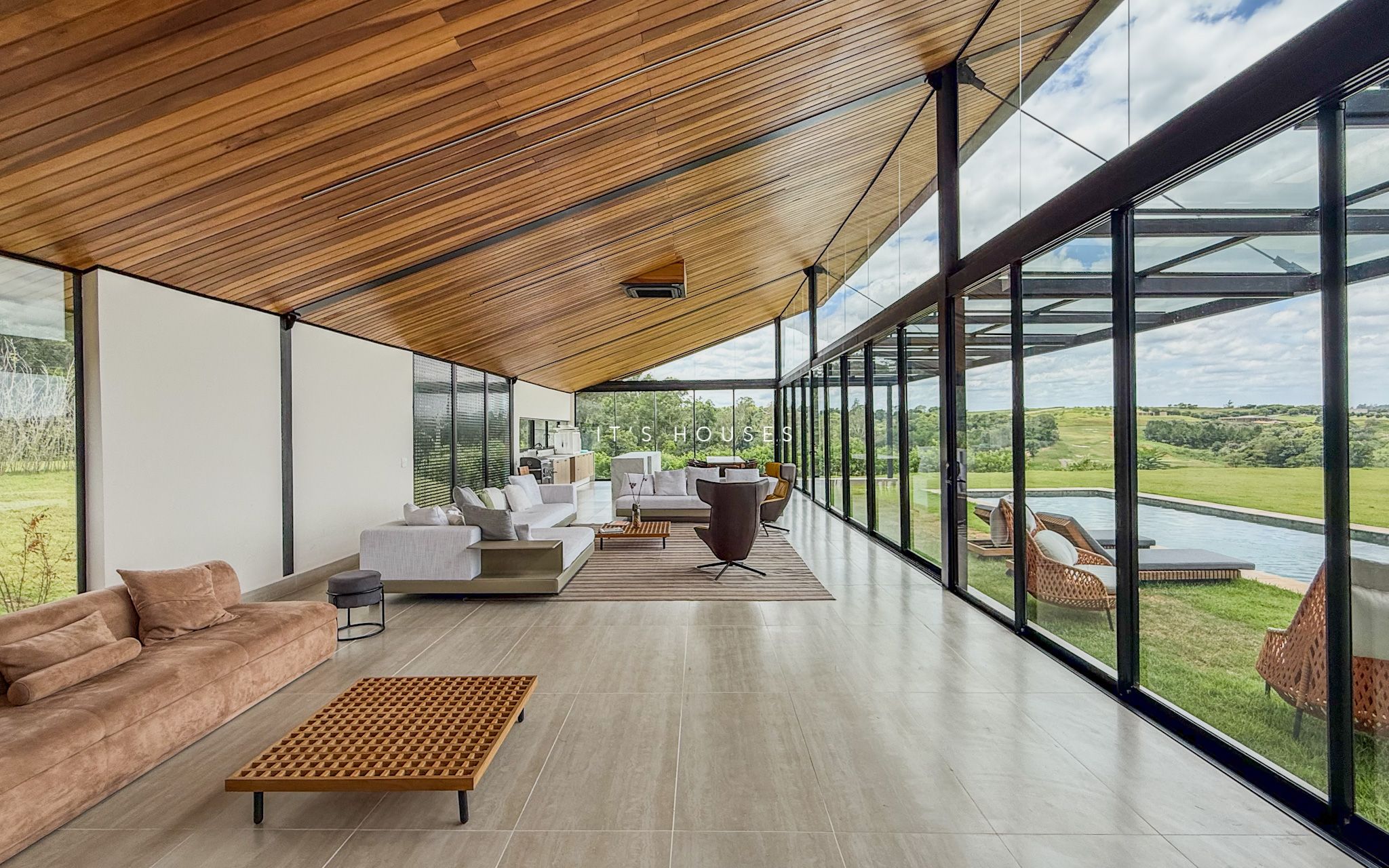 Piscina e área externa casa à venda ou para alugar em Fazenda Boa Vista Porto Feliz, Fazenda Boa Vista, Porto Feliz — 6 suítes, 2244 m² — imagem 5 de 25