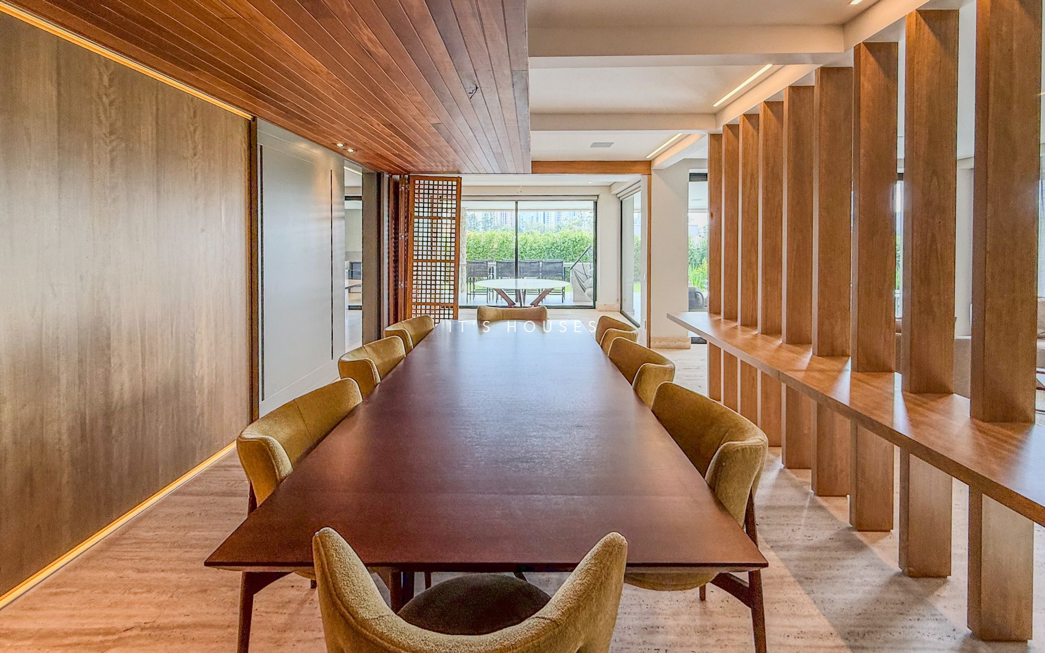 Área de convivência casa à venda em Alphaville Residencial 1, Alphaville, Barueri — 5 suítes, 886 m² — imagem 6 de 40